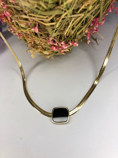 Black Square Snack Chain Necklace – Trendy and Bold Necklace