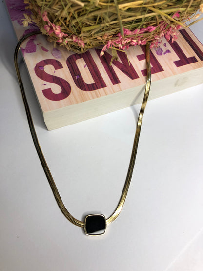 Black Square Snack Chain Necklace – Trendy and Bold Necklace