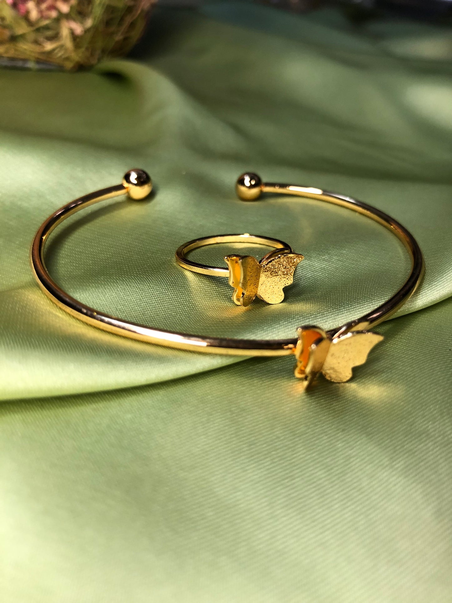 Golden Butterfly Bracelet and Ring – Premium Quality Jewelry Set